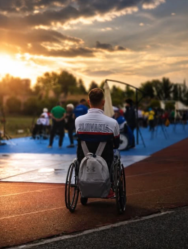 Roman Bekeš v reprezentačnej súprave Slovenska na paralukostreleckej súťaži